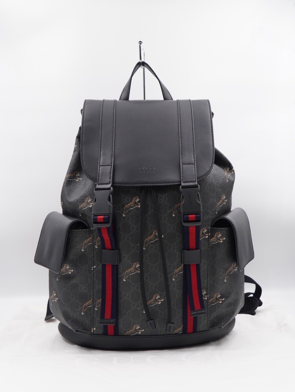 CG36 💗 Gucci GG Supreme canvas Bestiary Backpack